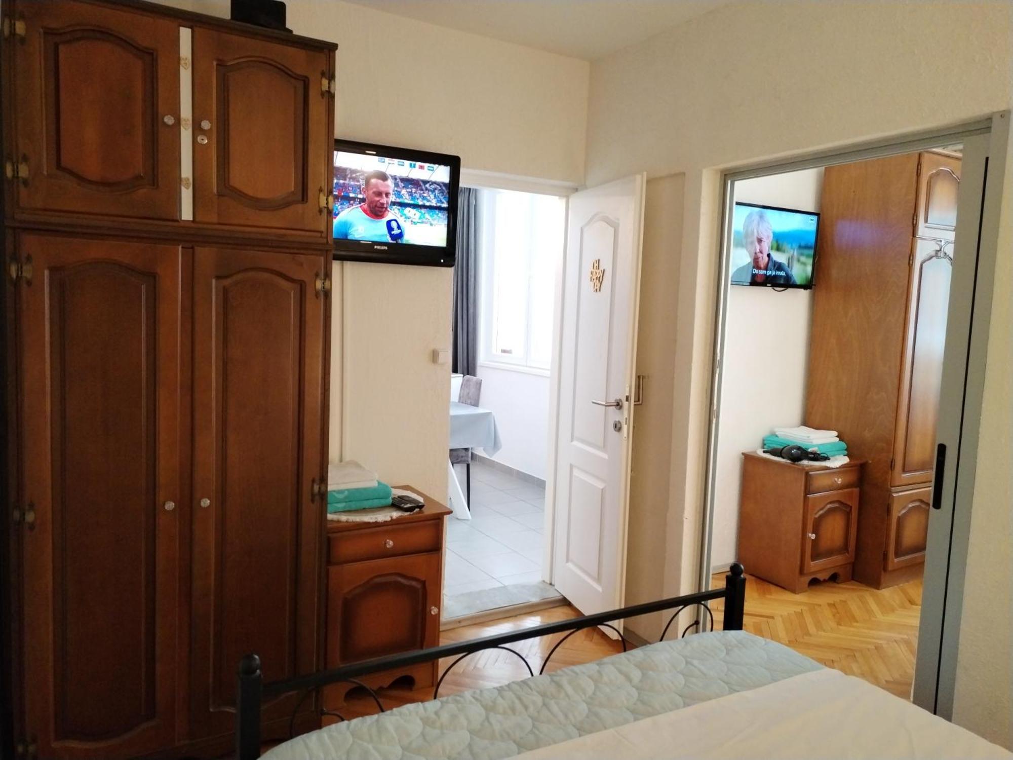 Apartment Suzana 2Br Split With Balcony Exteriör bild