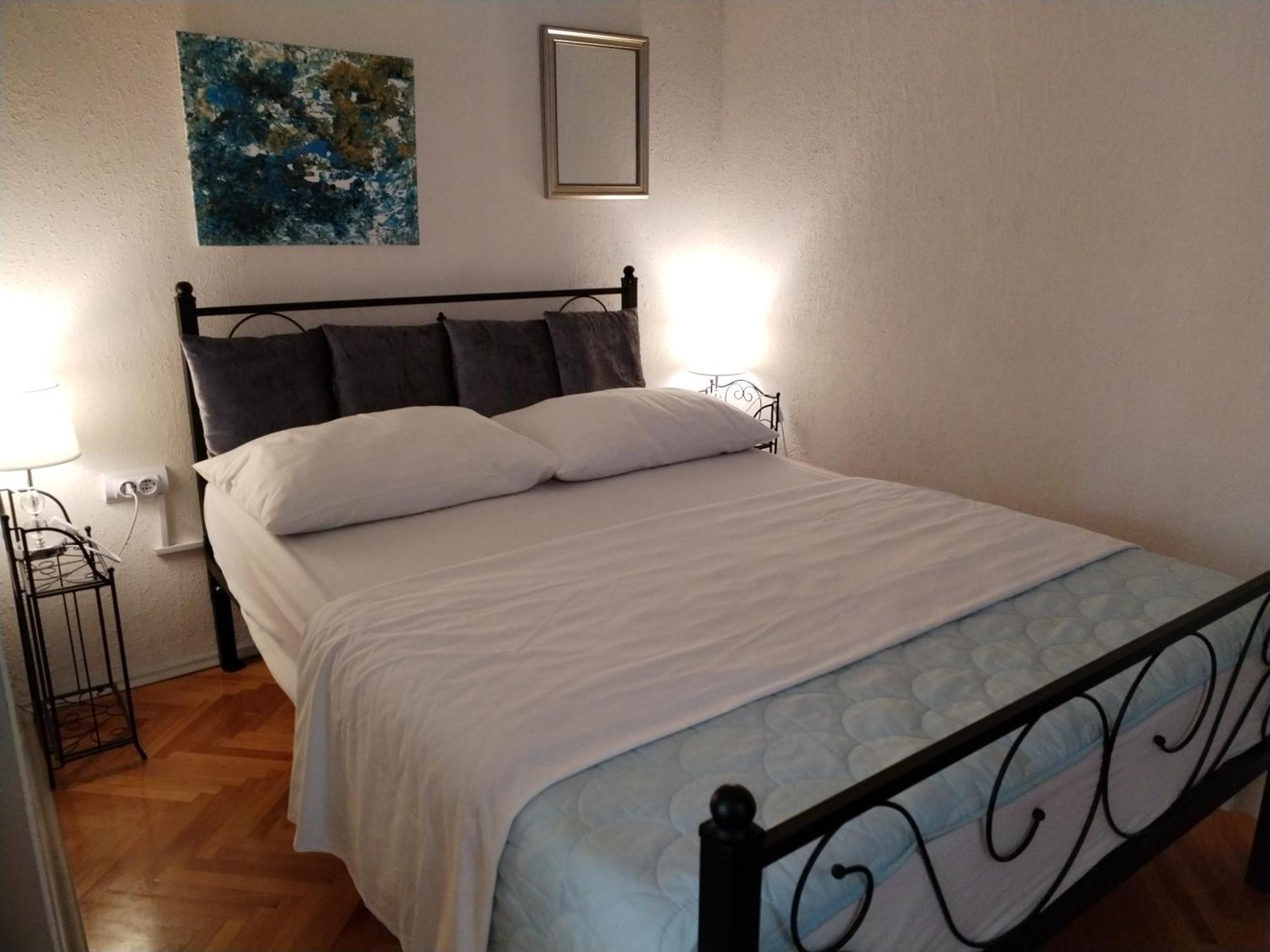 Apartment Suzana 2Br Split With Balcony Exteriör bild