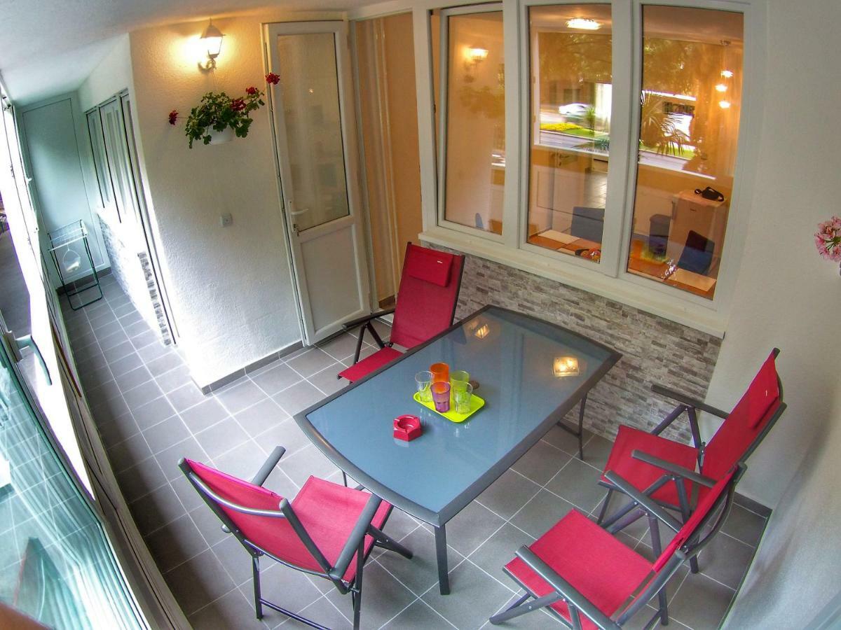 Apartment Suzana 2Br Split With Balcony Exteriör bild